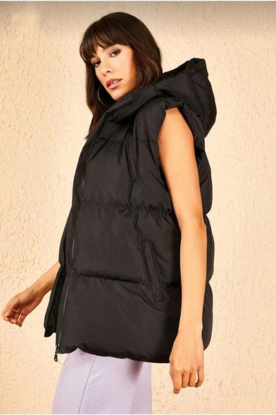 snm fashion Black 3-Pocket Hooded Sleeveless Puffer Vest