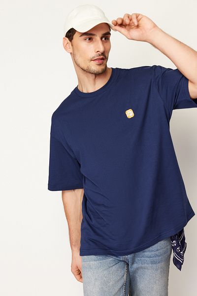 Trendyol Collection Námořnicky modré vyšívané oversize bavlněné tričko s krátkým rukávem TMNSS24TS00004