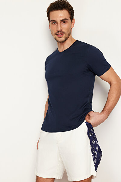 Trendyol Collection Námořnické modré bavlněné tričko Slim Fit s krátkým rukávem a výstřihem do V - Tmnss19Bo0002