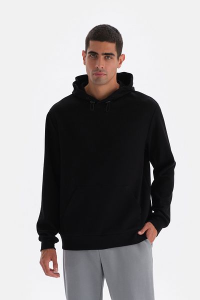 Dagi Schwarzes Langarm-Sweatshirt mit Kapuze