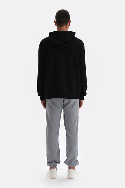 Dagi Schwarzes Langarm-Sweatshirt mit Kapuze
