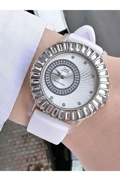 Q&Q Women's Plastic Cord Wristwatch