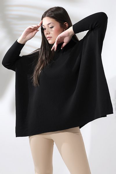 Devinka Women's Black Oversize Slit Knitwear Poncho Sweater