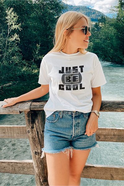 ADA BEBEK ÇOCUK Μαύρο μπλουζάκι Just Be Cool με στάμπα 100% βαμβακερό γυναικείο μπλουζάκι με λαιμόκοψη