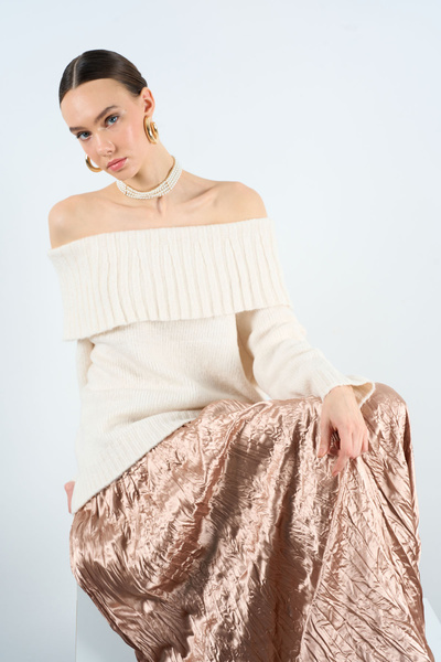 QUREKLİ Women's Cream Madonna Collar Sweater