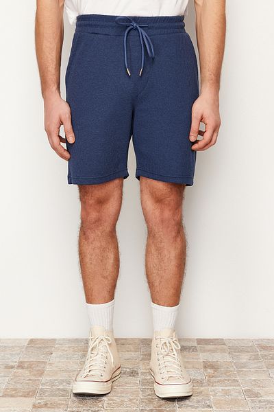 Kolekcia Trendyol Šortky Indigo Slim Fit s textúrou Waffle – elastický pás TMNSS24SR00029