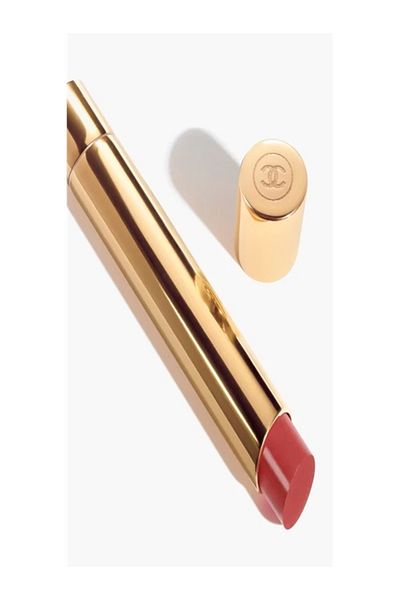 Chanel ROUGE ALLURE L'EXTRAIT - أحمر شفاه مرطب مصبوغ للغاية يدوم طويلاً لمدة 12 ساعة