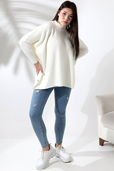 Devinka Women's White Oversize Slit Knitwear Poncho Sweater