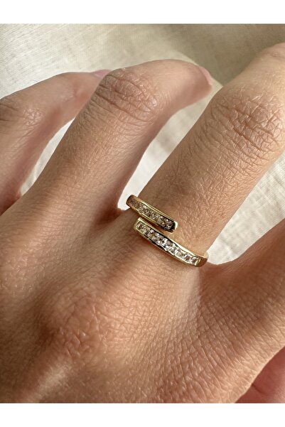 ringbox Gold Spiral Baguette Stone Ring