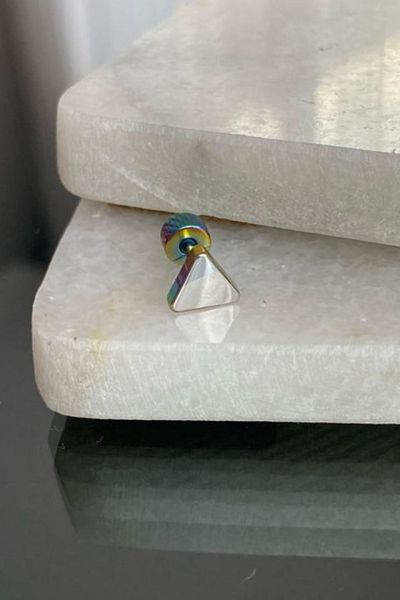 Jaida Moda Unisex Hologram 316l Surgical Steel Front Face Mirrored Triangle Model Helix Lobe Earrings