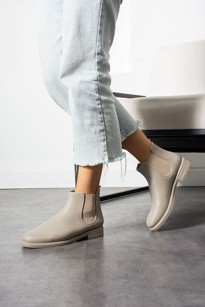 wolk shoes Ruck Women's Rubber Detailed Short Bootie Gray