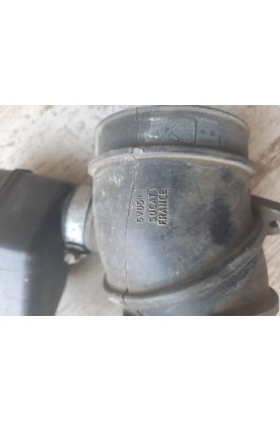 Mitsubishi Carisma Air Filter Hose Mr404836