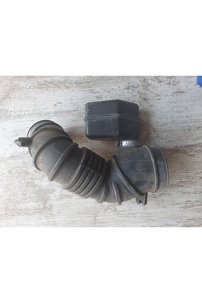 Mitsubishi Carisma Air Filter Hose Mr404836