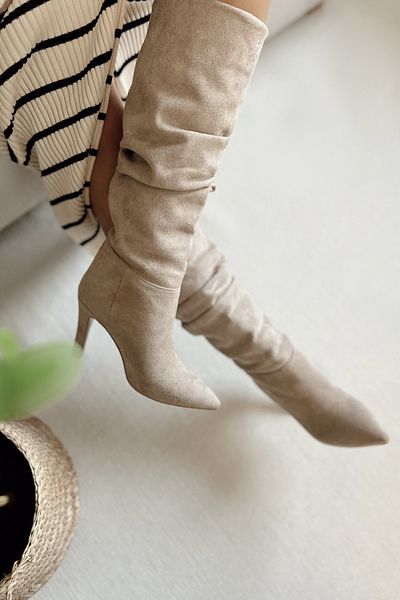 POLKA STORE Diva Heeled Below the Knee Pointed Toe Beige Nude Skin Ecru Suede Γυναικείες μπότες με φυσούνα
