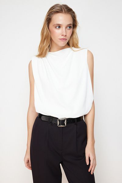 Trendyol Collection Ecru Gather Detailed Halenka s výstřihem bez rukávů TWOSS24BZ00343