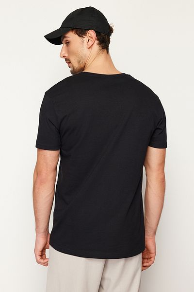 Trendyol Collection Μαύρο T-Shirt με λαιμόκοψη 100% βαμβάκι - TMNSS24TS00084