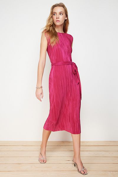 Trendyol Collection Fuchsia Midi-Strickkleid - Gerade, gepolstert, mit Gürtelfalten Twoss24el00131