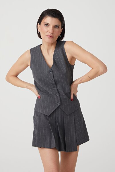 Charm in Urban Gri Pileli Şort Etek