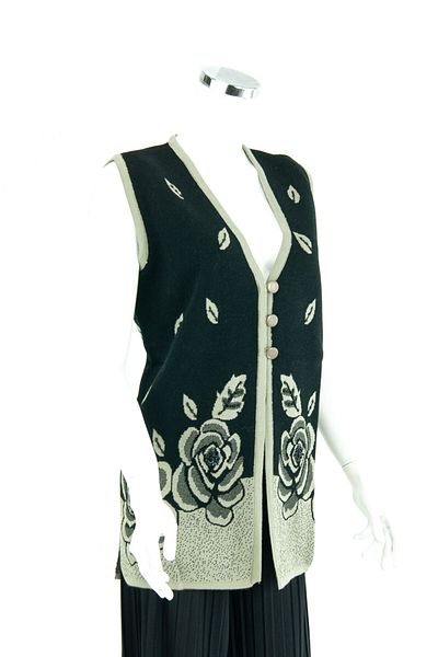 Oppland Women Mother Boutique Vest Knitwear Winter Three Button Rose Motif Lycra Wool Woven