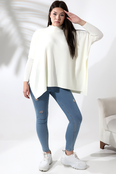 Devinka Women's White Oversize Slit Knitwear Poncho Sweater