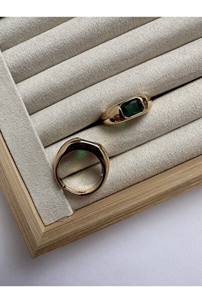 ringbox Gold Dörtgen Zümrüt Taş Detaylı Kadın Yüzük