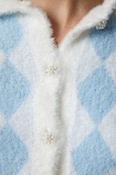 Happiness İstanbul White Blue Patterned Seasonal Crop Knitted Cardigan with Beard PF00066