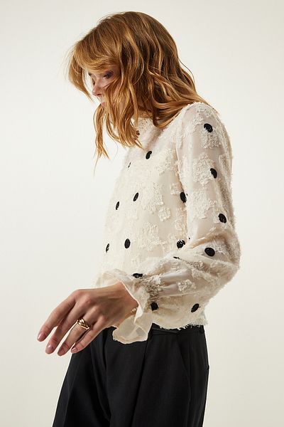 Happiness İstanbul Cremefarbene Bluse aus gewebtem Polka Dot-Muster TP00020