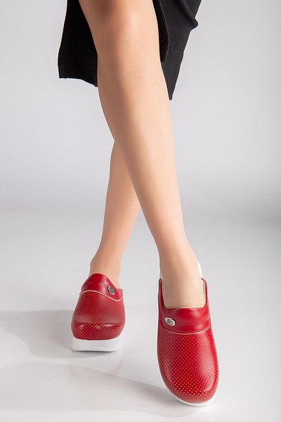 Dr. Mitra Doctor Nurse Hospital Cook Slippers Red