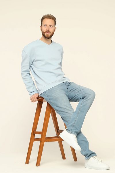 Owut Collection Мъжки суичър с V деколте