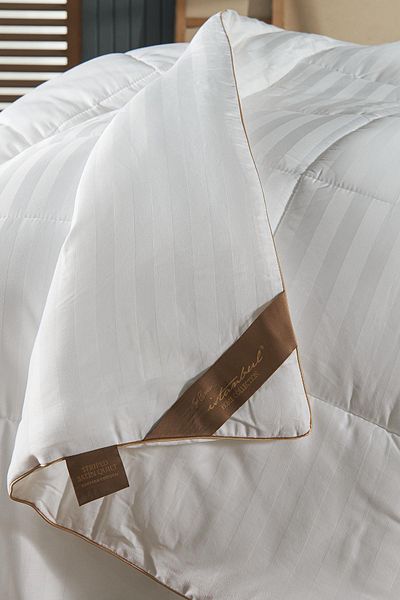 İyi Geceler İstanbul Double Striped Satin Quilt