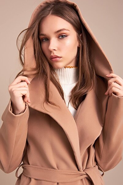 Pitti Women's Camel Hooded Short Coat 70510