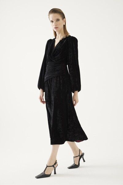 Exquise Yakası İşleme Detaylı Maxi Boy Elbise