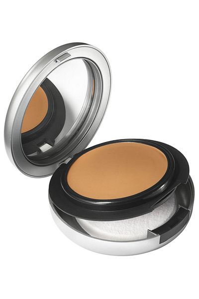 M.A.C Studio Fix Tech 12 Hour Lasting Sweat and Moisture Resistant Cream Foundation -Nc37 - 10Gr