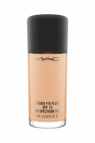M.A.C كريم الأساس ستيودي فيكس سائل SPF 15 NW22 - 30 مل.. يدوم لمدة 24 ساعة-