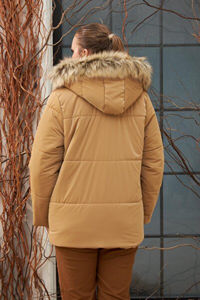 RMG Μπουφάν με κουκούλα από γυαλιστερό ύφασμα μεγάλου μεγέθους Camel Puffer