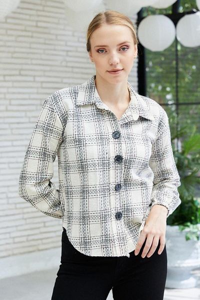 Aslında Look Cămașă în carouri cu nasturi