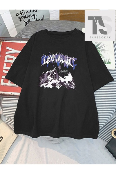 Tarzsokak Mulvari Top cu imprimeu grafic de desene animate și șliț, mărime mare