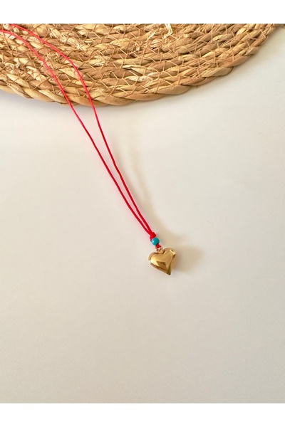 Atelier Çağla قلادة على شكل قلب من الحبال باللون الفيروزي والأزرق والأحجار الحمراء