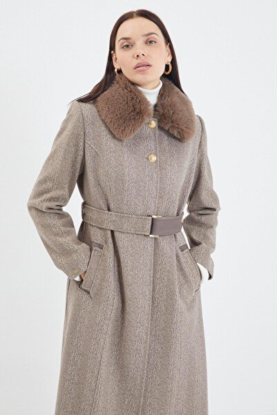 Zühre Kürk Yaka Kemer Detaylı Kaşe Manto