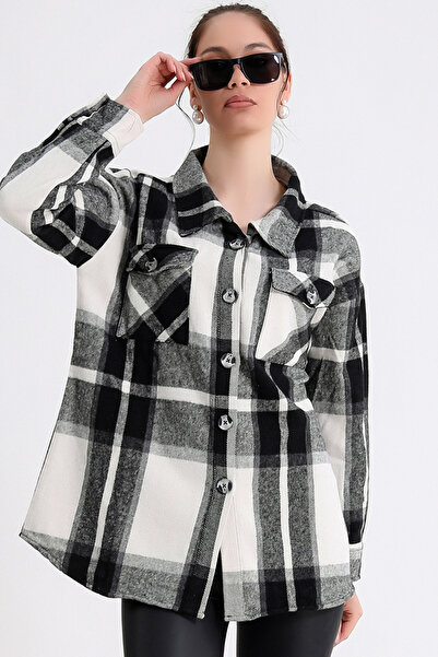 Dreamlike Plaid Pattern Long Sleeve Soft Textured Button Detailed Double Cove...