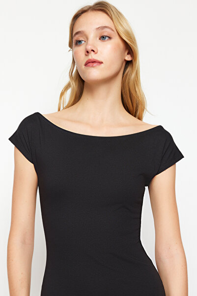 Trendyol Collection Rochie creion midi tricotată flexibilă din bumbac, neagră, cu gât de barcă TWOSS24EL00021