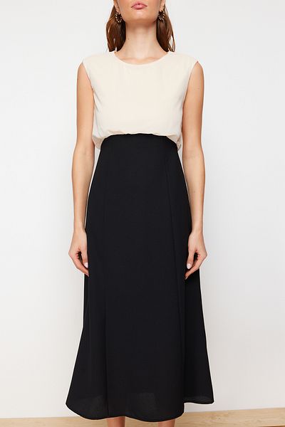 Trendyol Collection Czarna sukienka midi z krepy w kształcie litery A TWOSS24EL00330