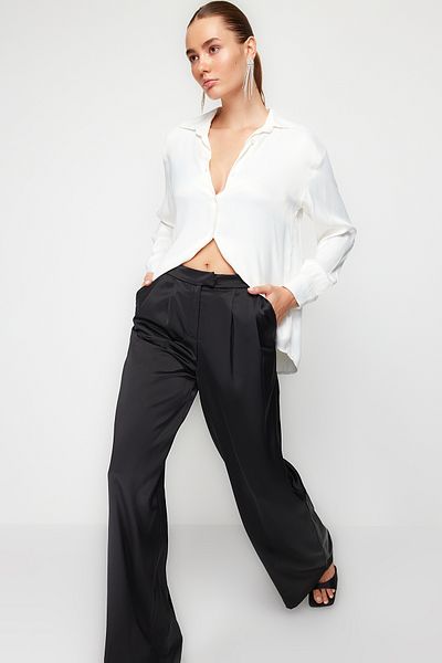 Trendyol Collection Saténové tkané černé široké kalhoty - TPRSS24PL00005