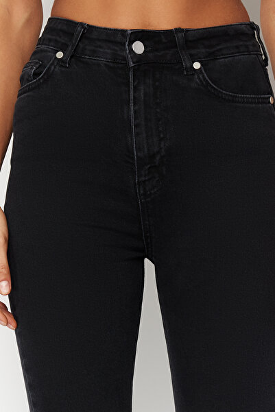 Trendyol Collection Μαύρο με λεπτομέρεια στο πόδι Ψηλόμεσο ελαστικό Skinny τζιν καμπάνα TWOSS24JE00162