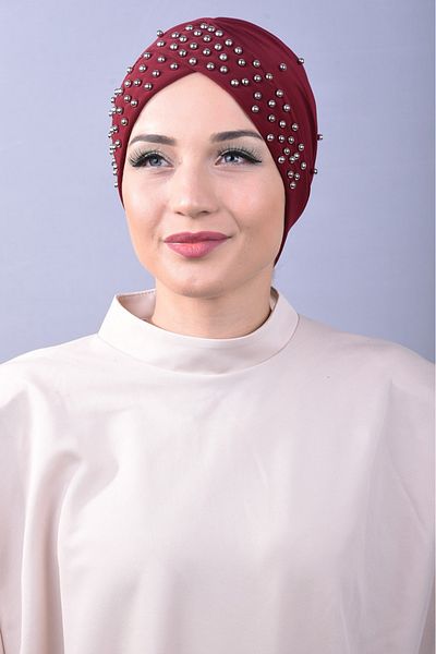 Melodi Scarf حجاب نسائي مرصع باللؤلؤ وحمام السباحة الخارجي باللون الأحمر
