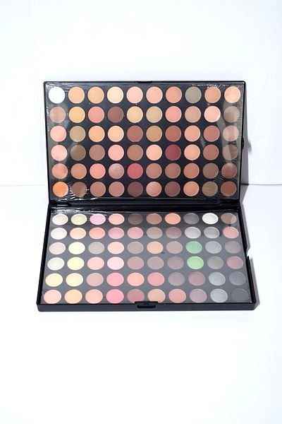 MUJGAN 120Pcs Eyeshadow Palette