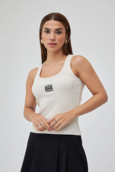 Laluvia Ecru Square Embroidery Undershirt