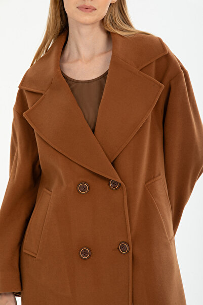 Pitti Women's Tan Buttoned Lined Oversize Buttoned Coat