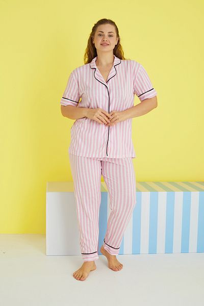 Siyah İnci ροζ και άσπρο μοτίβο γραμμής Curve Plus Size Σετ πιτζάμες με κουμπιά με κουμπιά