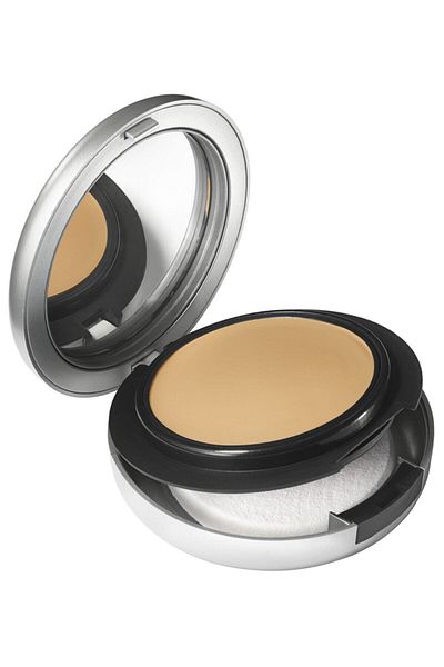 M.A.C Studio Fix Tech up to 12 Hours Lasting Sweat and Moisture Resistant Cream Foundation -Nc15 - 10Gr